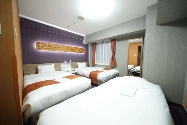 Üç Kişilik Oda, Sigara İçilebilir (2 twin beds and 1 extra bed)