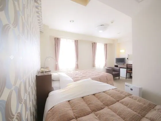 İki Ayrı Yataklı Oda, Sigara İçilmez