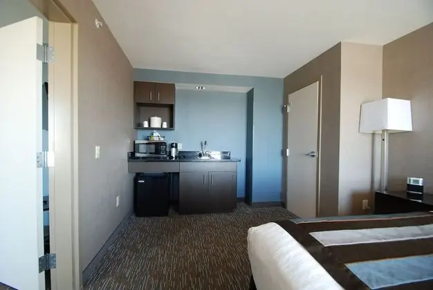 Süit, 1 Büyük (Queen) Boy Yatak, Sigara İçilmez (1 Bedroom)