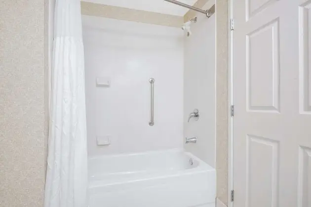Oda, 2 Büyük (Queen) Boy Yatak, Sigara İçilmez (Pet-Friendly)