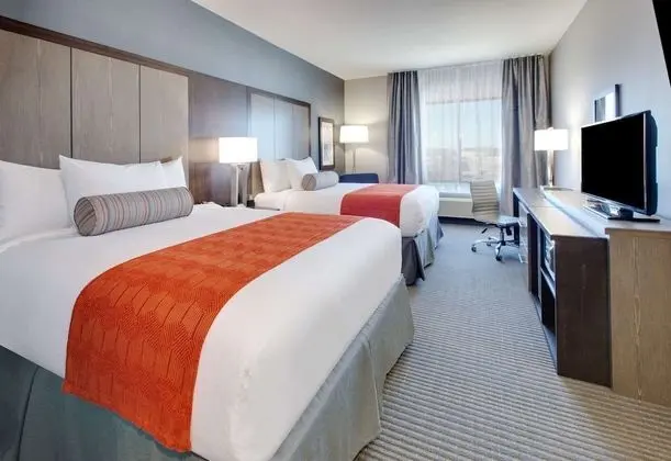 Oda, 2 Büyük (Queen) Boy Yatak, Engellilere Uygun, Sigara İçilmez (Mobility,Hearing,Tub w/Grab Bars)