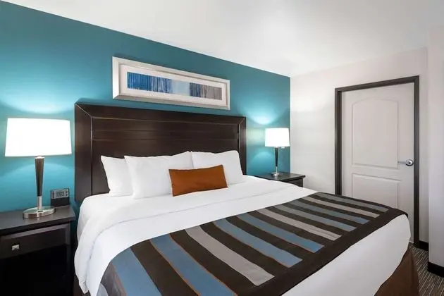 Junior Süit, 1 En Büyük (King) Boy Yatak, Sigara İçilmez