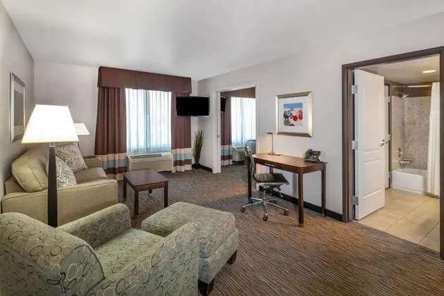 Junior Süit, 1 En Büyük (King) Boy Yatak, Sigara İçilmez