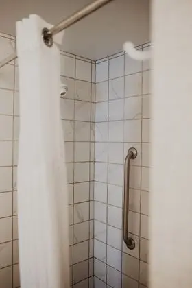 Standard Oda, 1 En Büyük (King) Boy Yatak, Engellilere Uygun