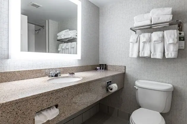 Standard Oda, 2 Büyük (Queen) Boy Yatak, Engellilere Uygun