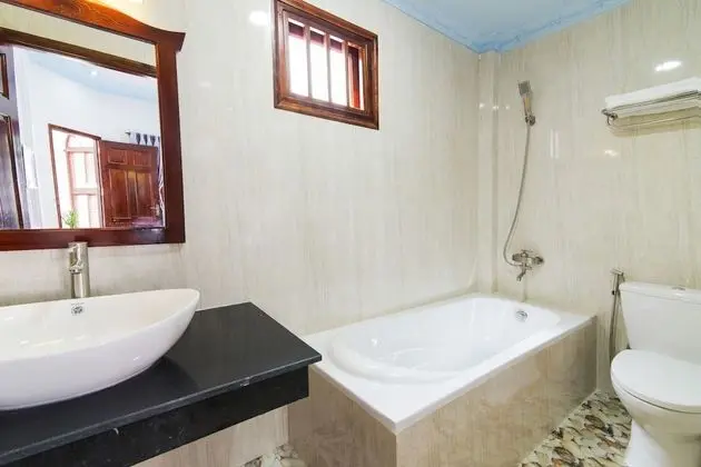 Bungalov, Havuz Manzaralı