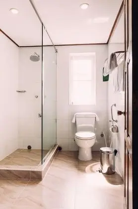 Junior Oda, Banyolu/Duşlu, Köşe