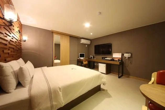 Deluxe Tek Büyük Yataklı Oda