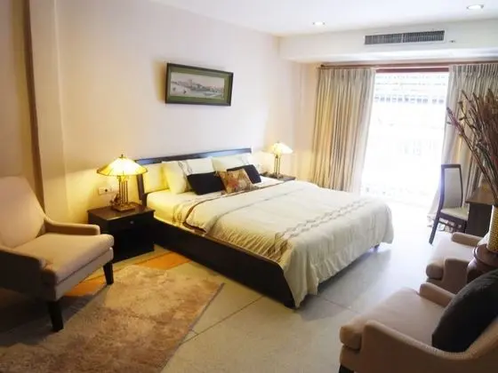 Deluxe King Bed (Oriental Room)