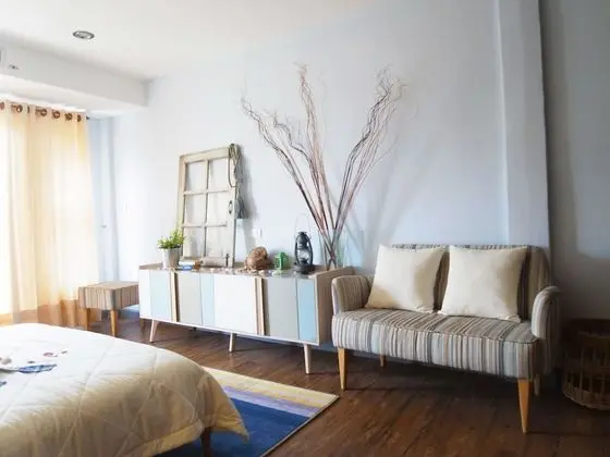 Deluxe Queen Bed (Beach Room)