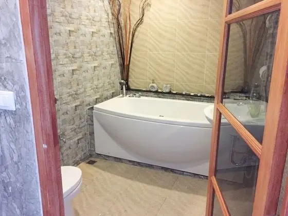 Deluxe Queen Bed (Beach Room)