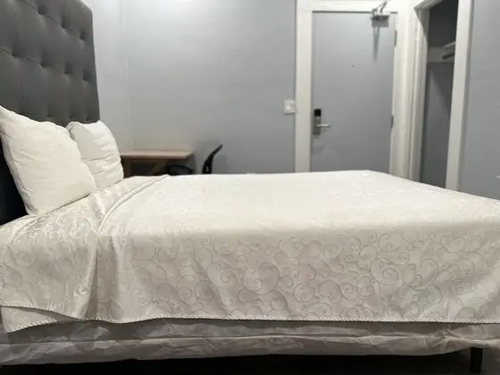 Deluxe Oda (with Shared Bathroom)
