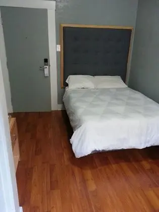 Deluxe Oda (with Shared Bathroom)
