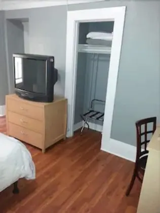 Deluxe Oda (with Shared Bathroom)