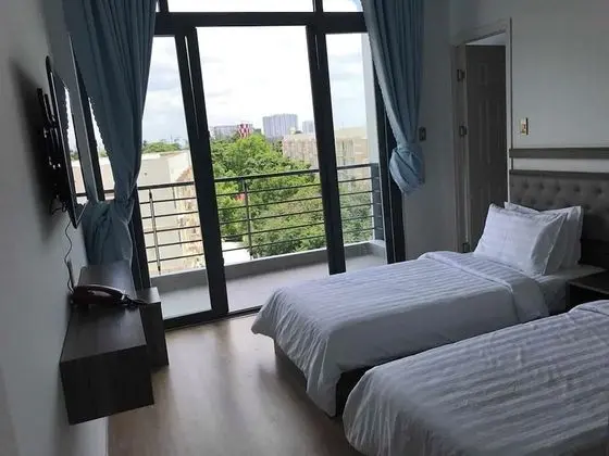 Tek Büyük veya İki Ayrı Yataklı Oda, Balkon, Nehir Manzaralı (Suite)