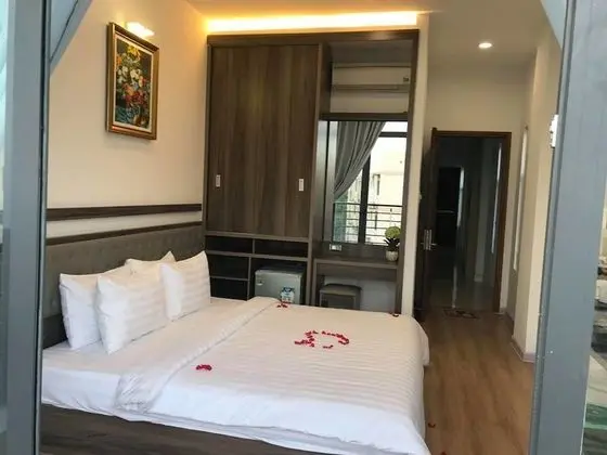 Tek Büyük veya İki Ayrı Yataklı Oda, Balkon, Nehir Manzaralı (Suite)