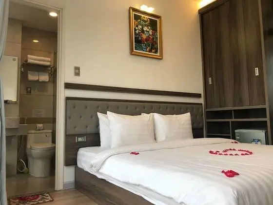 Tek Büyük veya İki Ayrı Yataklı Oda, Balkon, Nehir Manzaralı (Suite)