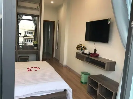 Tek Büyük veya İki Ayrı Yataklı Oda, Balkon, Nehir Manzaralı (Suite)