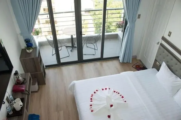 Tek Büyük veya İki Ayrı Yataklı Oda, Balkon, Nehir Manzaralı (Suite)