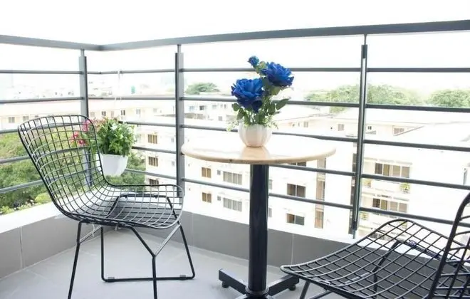 Tek Büyük veya İki Ayrı Yataklı Oda, Balkon, Nehir Manzaralı (Suite)