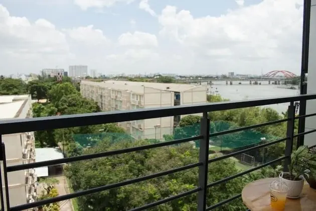 Tek Büyük veya İki Ayrı Yataklı Oda, Balkon, Nehir Manzaralı (Suite)