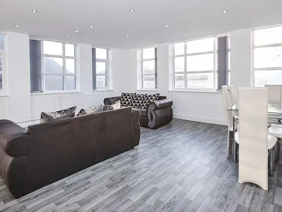 Carmine Suite, Winter Gardens 2 Beds Apartment