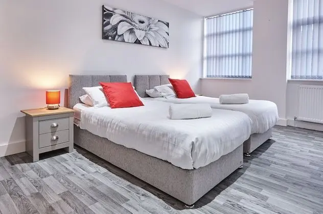 Scarlet Suite, Winter Gardens 1 Bed Apartment