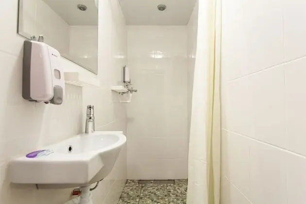 Economy Tek Büyük Yataklı Oda, Ortak Banyo