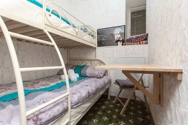 Tek Büyük Yataklı Oda, Ortak Banyo