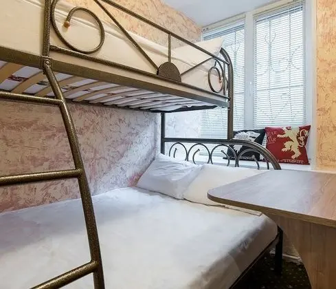 Standard Tek Büyük Yataklı Oda