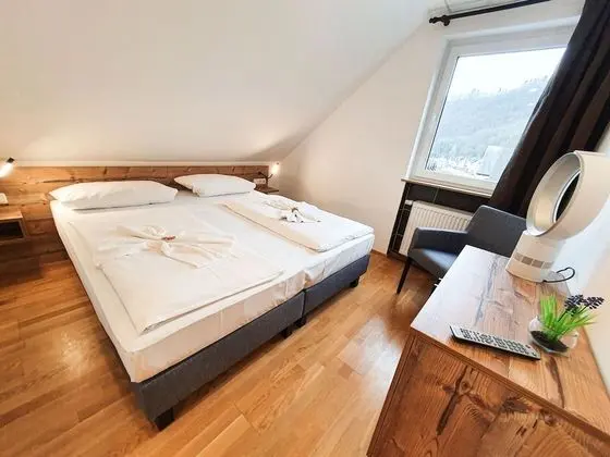 Standard Tek Büyük Yataklı Oda