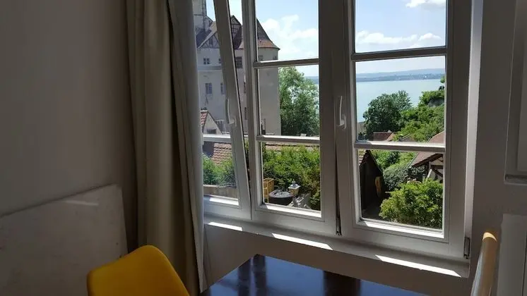 Stüdyo, Göl Manzaralı