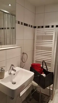 Stüdyo, Göl Manzaralı