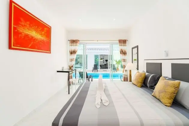 4 Bedrooms Villa