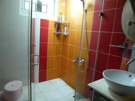 Tek Büyük Yataklı Oda, Ortak Banyo