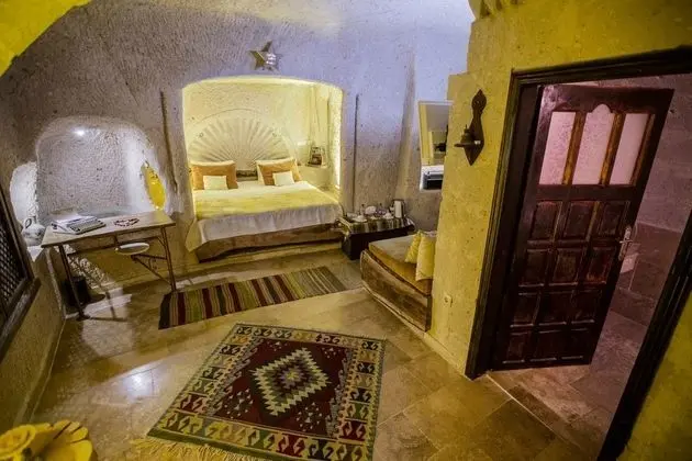 Jakuzili Queen Mağara Oda