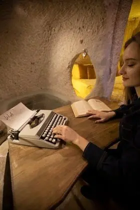 Jakuzili Queen Mağara Oda
