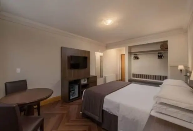 Standard Oda, Ek Bina