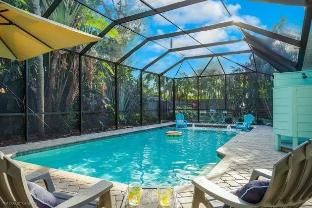 Ev (Wish Upon A Starfish Pool Home)