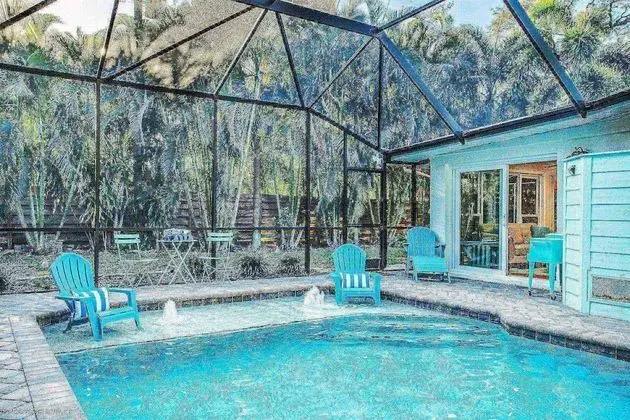 Ev (Wish Upon A Starfish Pool Home)