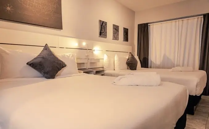 Dört Kişilik Oda, 2 Çift Kişilik Yatak