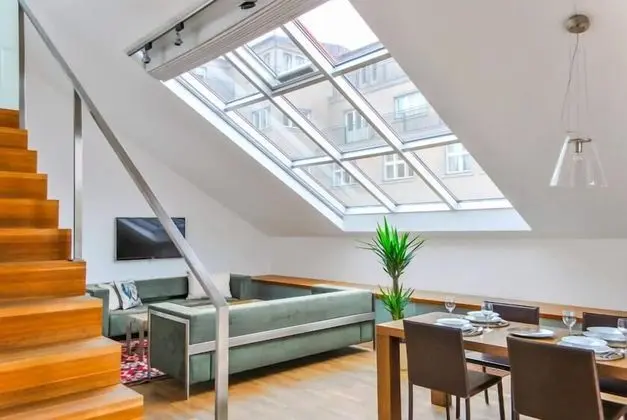 Deluxe Çatı Katı (Loft), 1 Yatak Odası, Balkon (Haštalská 23)