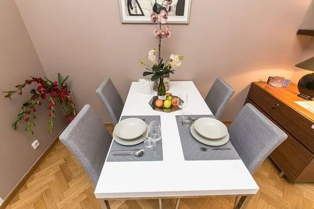 Luxury Apartment with Terrace (Maiselova 5)