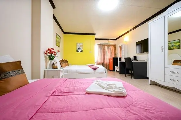 Deluxe double bed & sofa bed