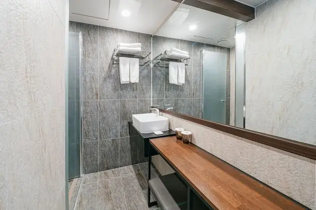 City Tek Büyük Yataklı Oda (No View)