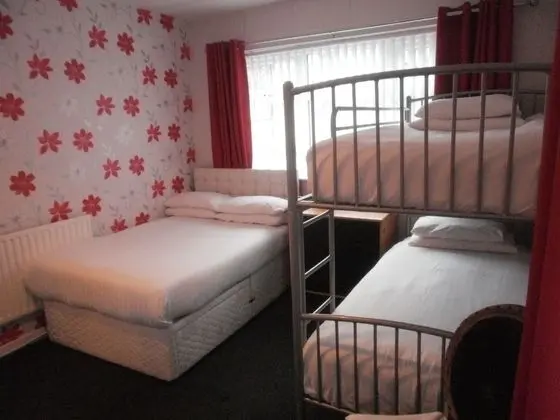 Standard Süit, Banyolu/Duşlu (Room 1, sleeps 4)