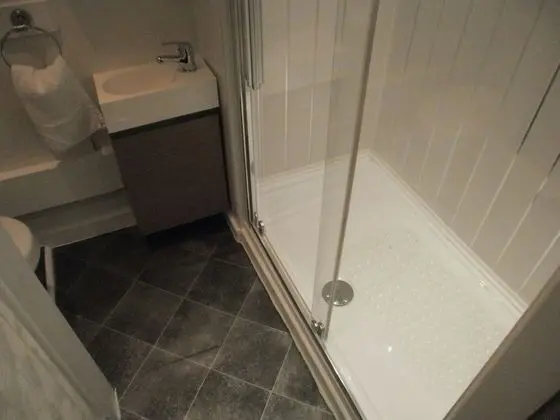 Standard Süit, Banyolu/Duşlu (Room 1, sleeps 4)