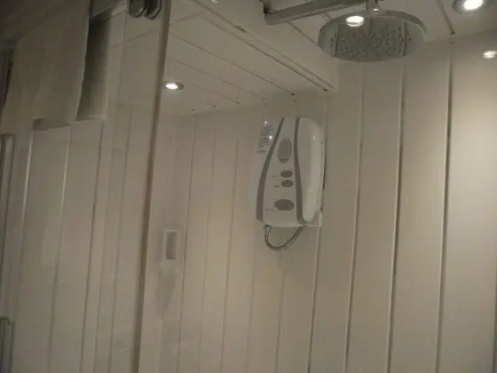 Standard Süit, Banyolu/Duşlu (Room 1, sleeps 4)