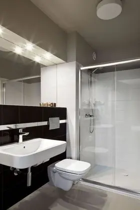 Premium Tek Büyük Yataklı Oda