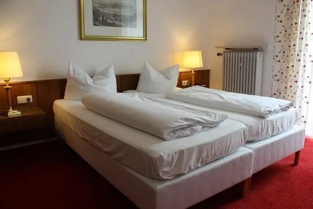 Suit Two Beds